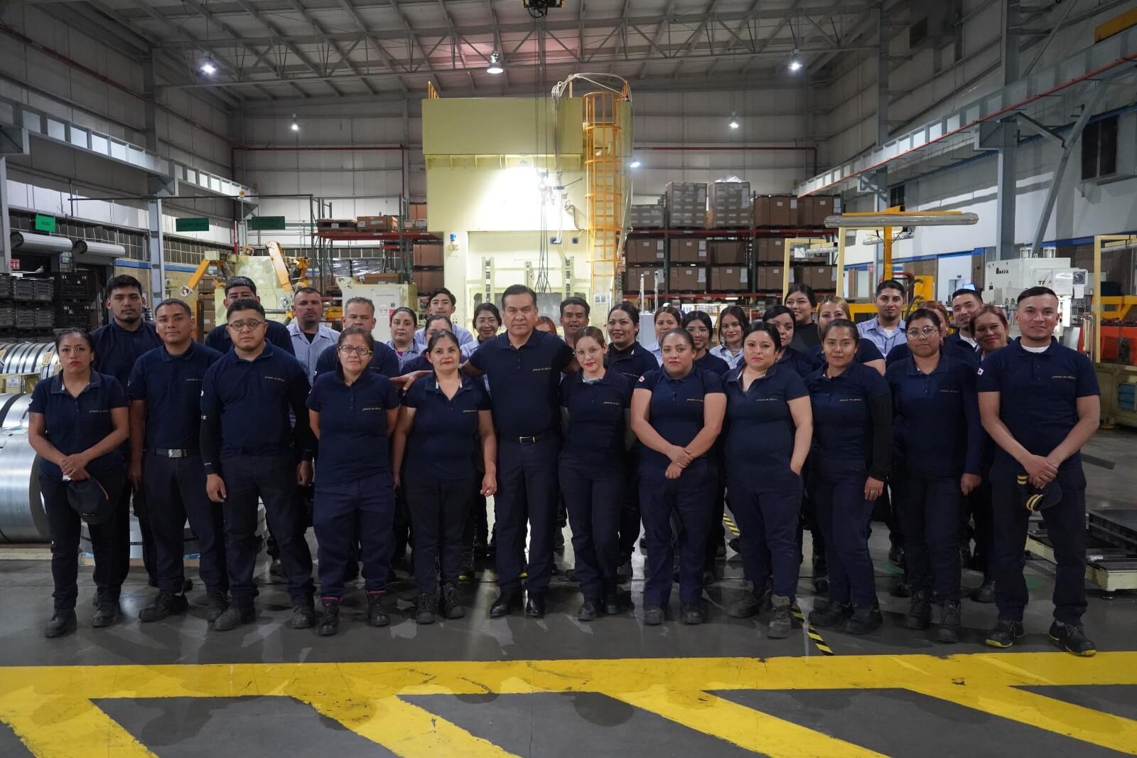 Personal del Tercer turno de Johnan México